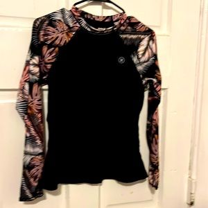Hurley long sleeve juniors swim top. SPF 50+ size small.